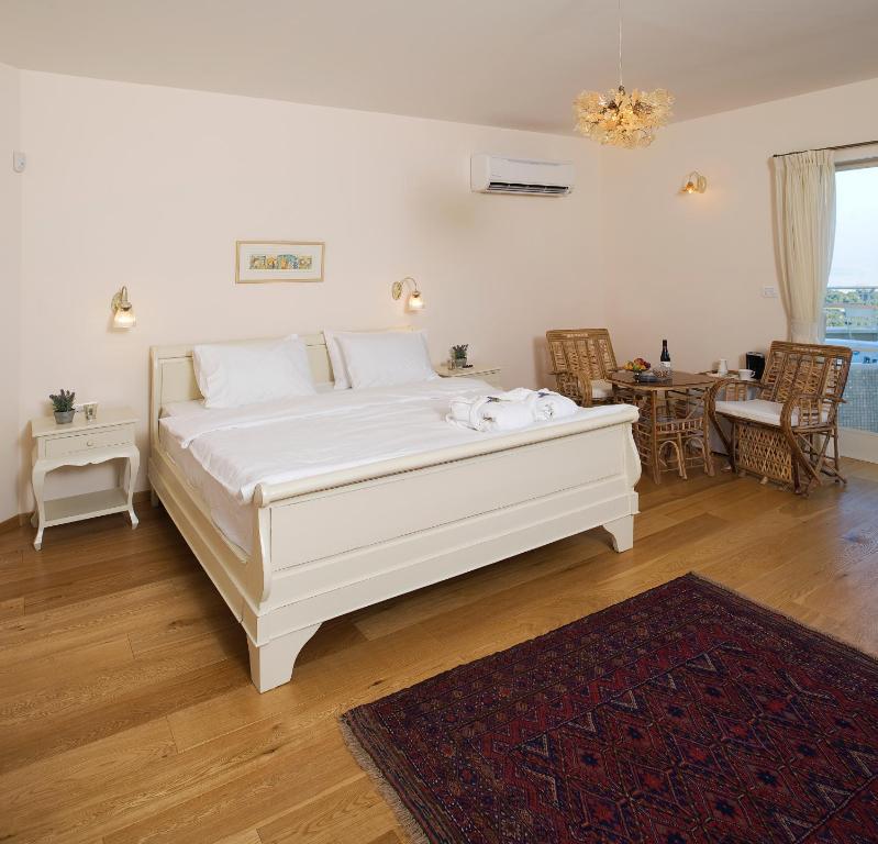Hotel Jasmine Mansion Rosch Pina Zimmer foto
